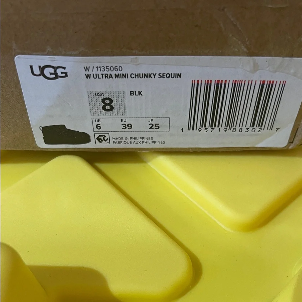 UGG Ultra Mini Chunky Platform Sequin Boots - Black Sz 8 - Picture 11 of 13